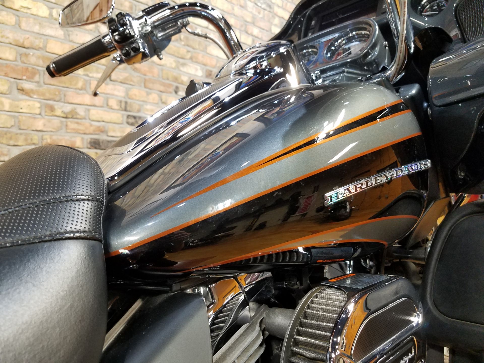 2016 Harley-Davidson CVO™ Road Glide™ Ultra in Big Bend, Wisconsin - Photo 19