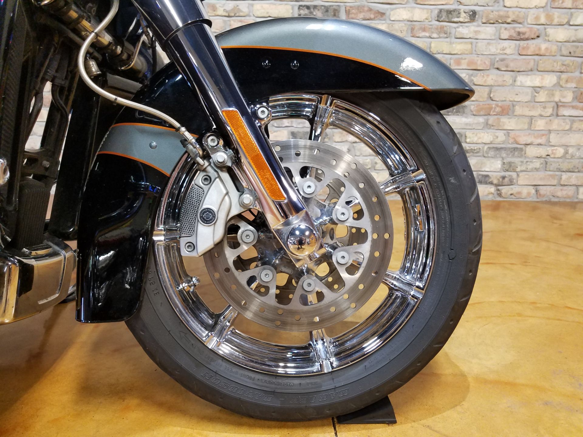 2016 Harley-Davidson CVO™ Road Glide™ Ultra in Big Bend, Wisconsin - Photo 21
