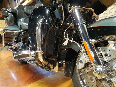 2016 Harley-Davidson CVO™ Road Glide™ Ultra in Big Bend, Wisconsin - Photo 22