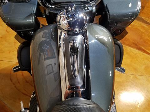 2016 Harley-Davidson CVO™ Road Glide™ Ultra in Big Bend, Wisconsin - Photo 34