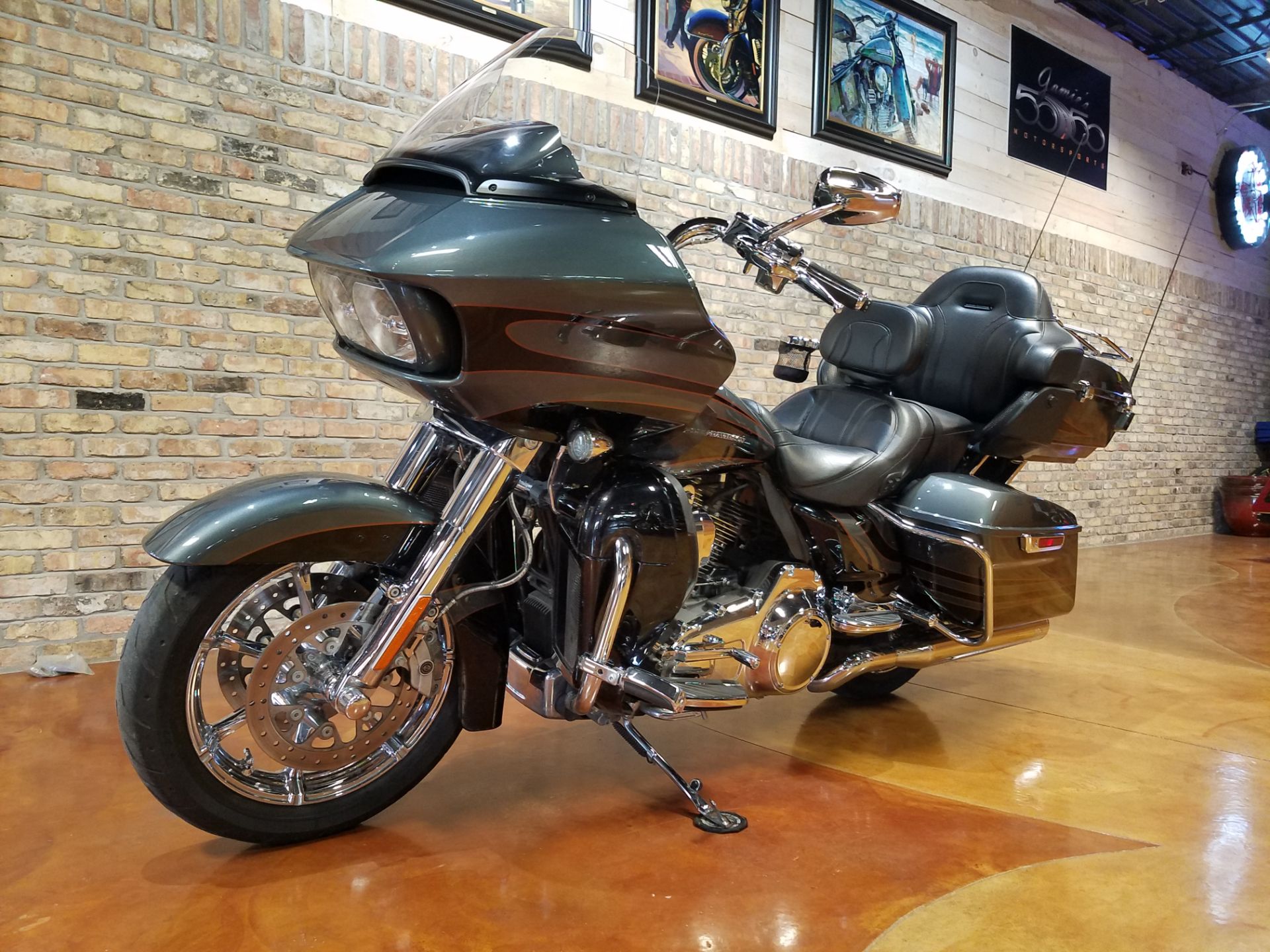 2016 Harley-Davidson CVO™ Road Glide™ Ultra in Big Bend, Wisconsin - Photo 40