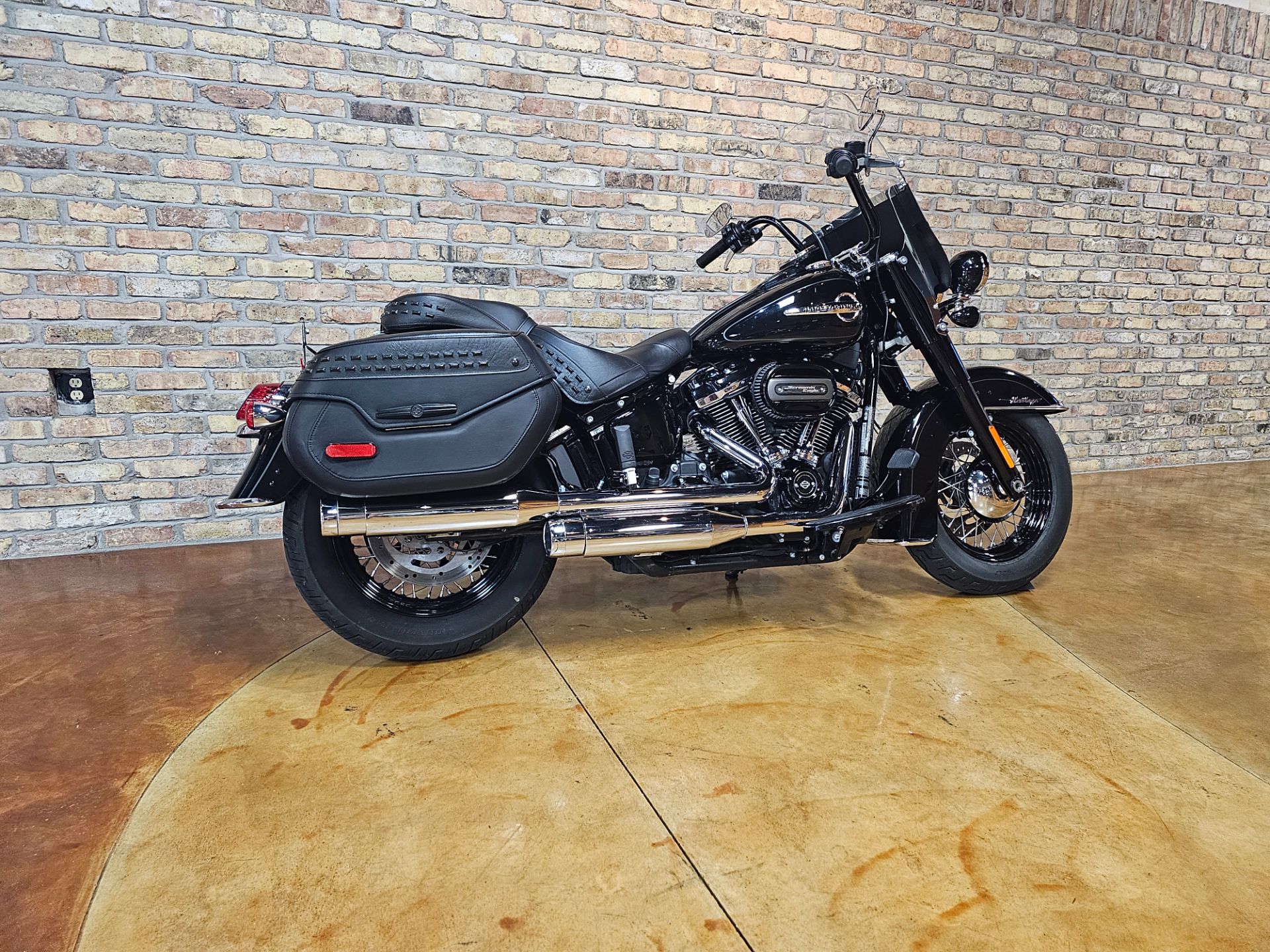 2018 Harley-Davidson Heritage Classic in Big Bend, Wisconsin - Photo 5