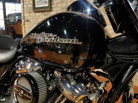 2017 Harley-Davidson Street Glide® Special in Big Bend, Wisconsin - Photo 12
