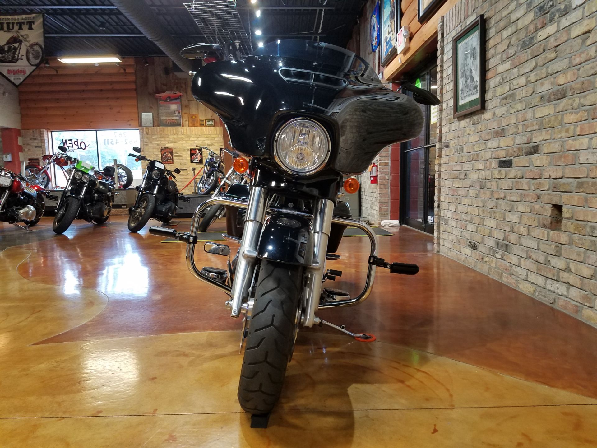 2017 Harley-Davidson Street Glide® Special in Big Bend, Wisconsin - Photo 16