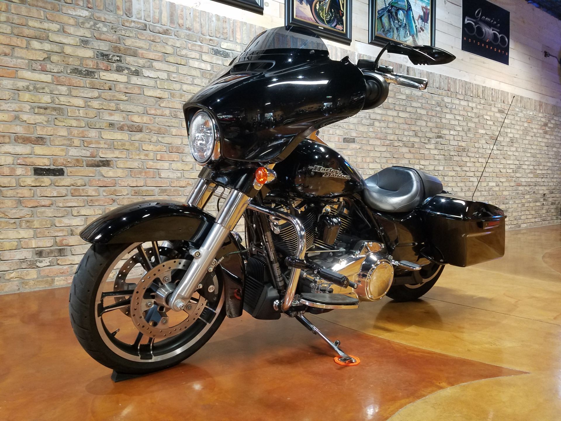 2017 Harley-Davidson Street Glide® Special in Big Bend, Wisconsin - Photo 27