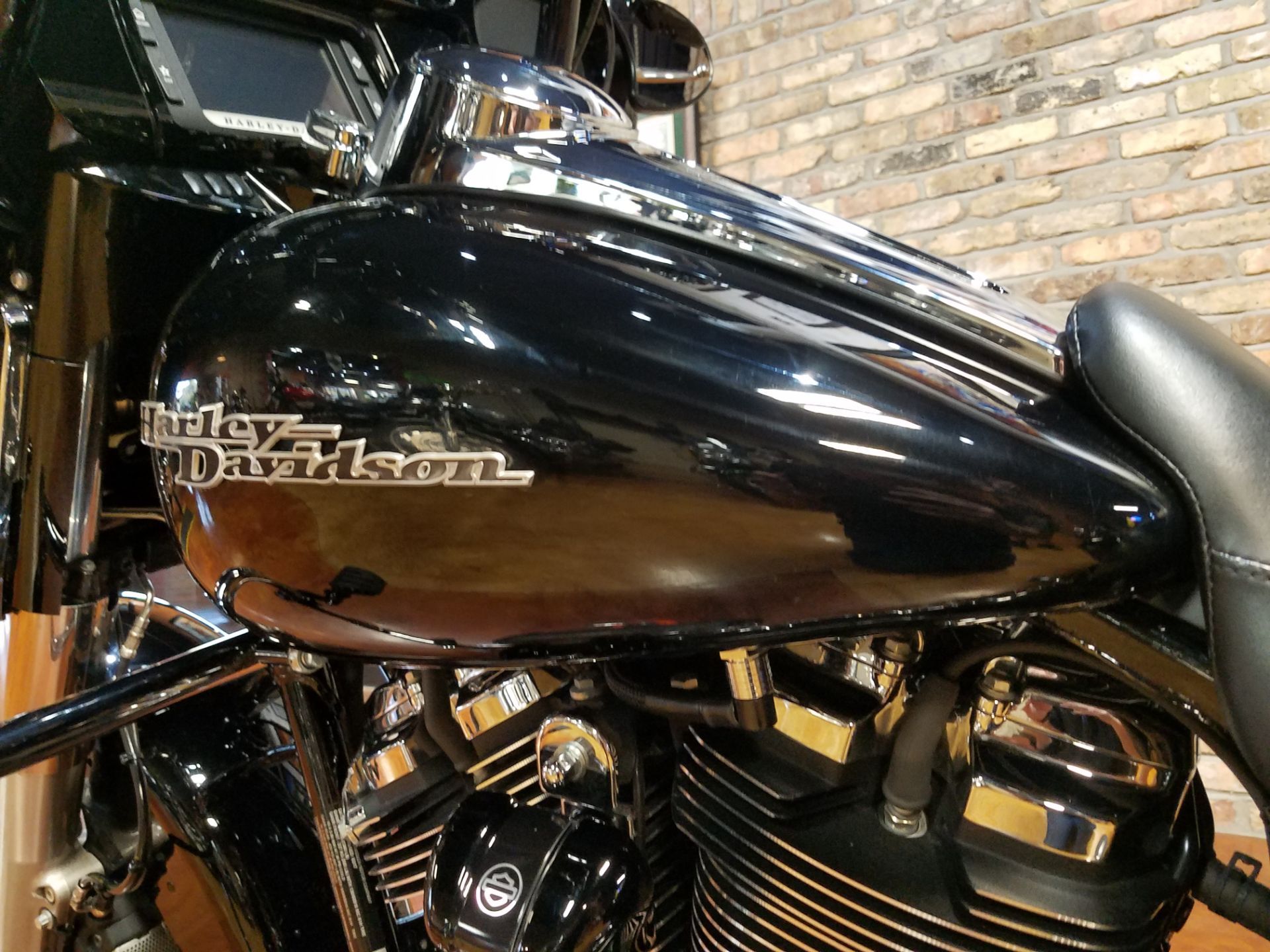 2017 Harley-Davidson Street Glide® Special in Big Bend, Wisconsin - Photo 33