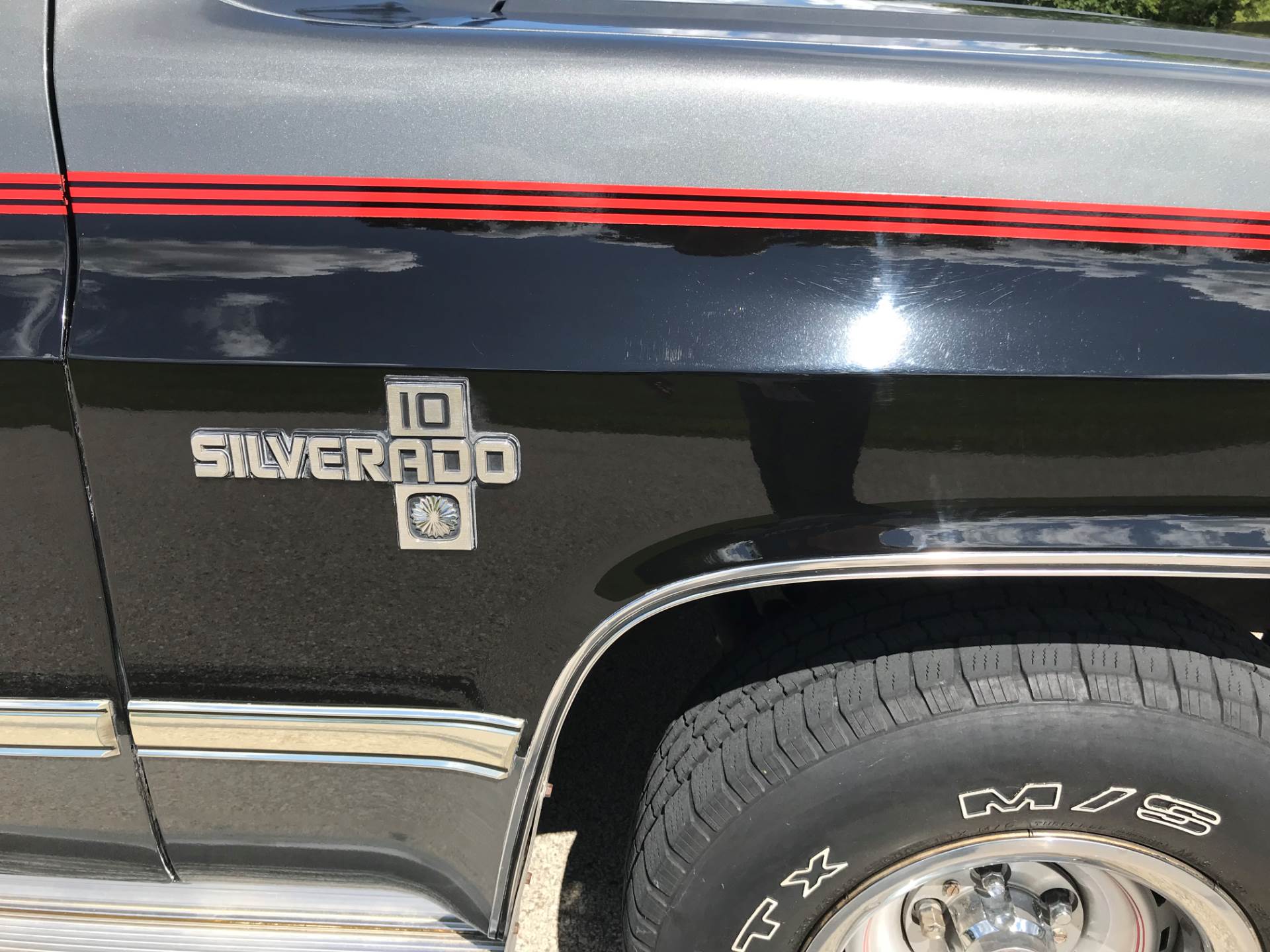 1987 Chevrolet Suburban Silverado in Big Bend, Wisconsin - Photo 24