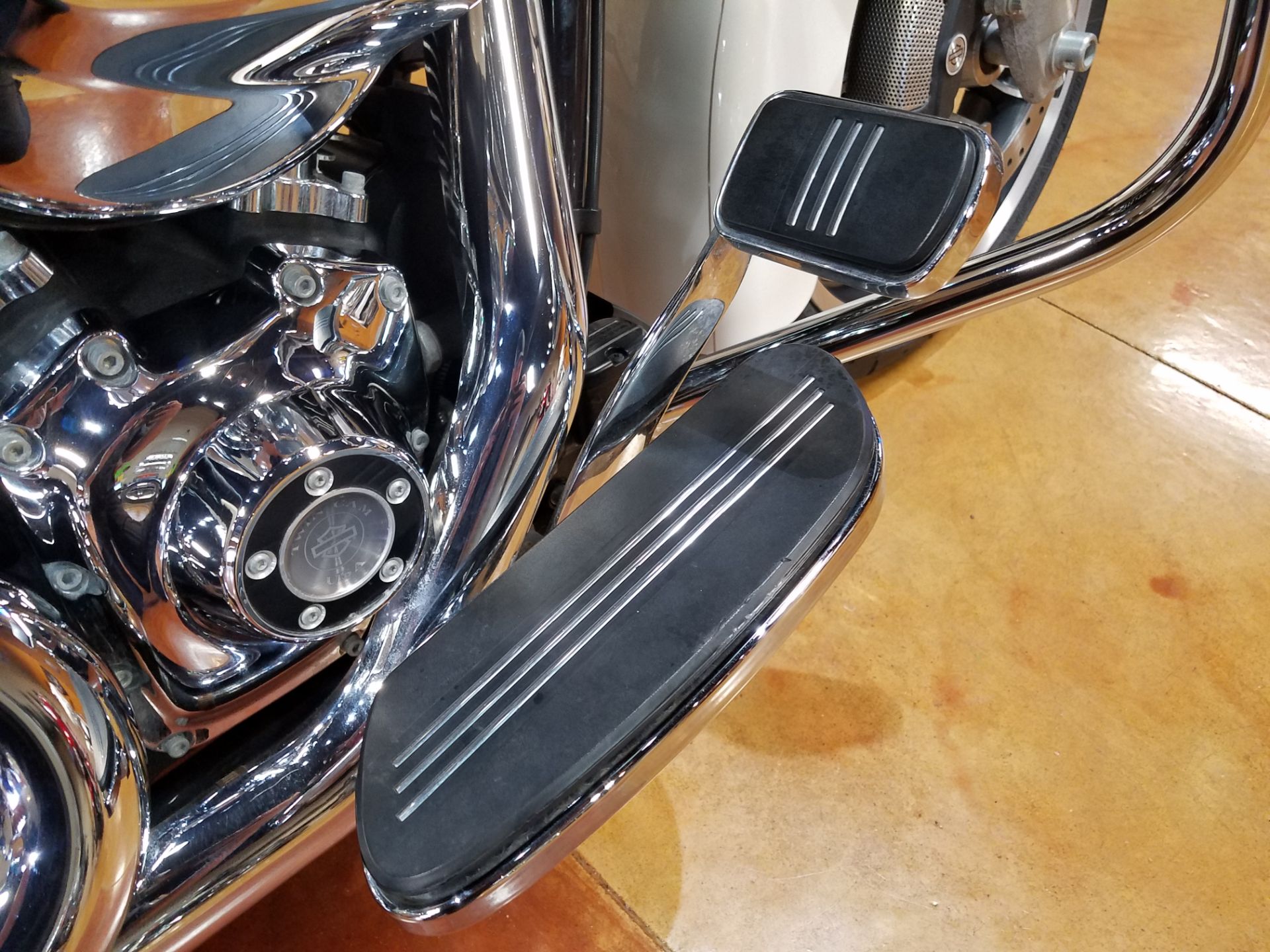 2015 Harley-Davidson Street Glide® Special in Big Bend, Wisconsin - Photo 11