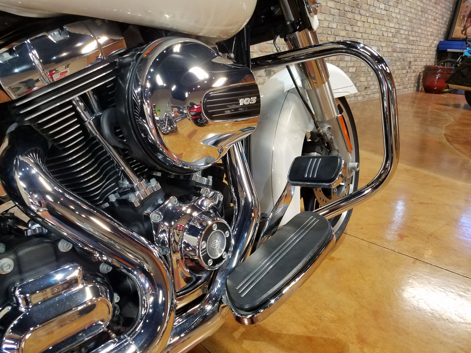 2015 Harley-Davidson Street Glide® Special in Big Bend, Wisconsin - Photo 12