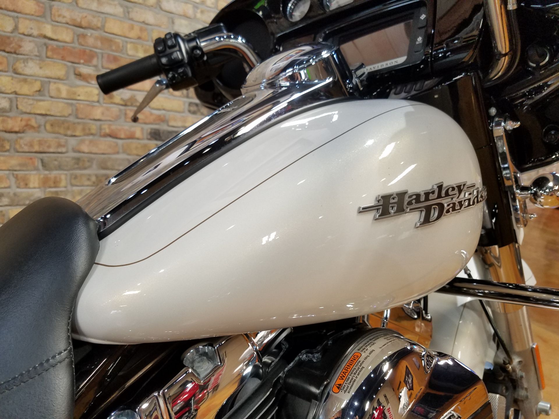 2015 Harley-Davidson Street Glide® Special in Big Bend, Wisconsin - Photo 13