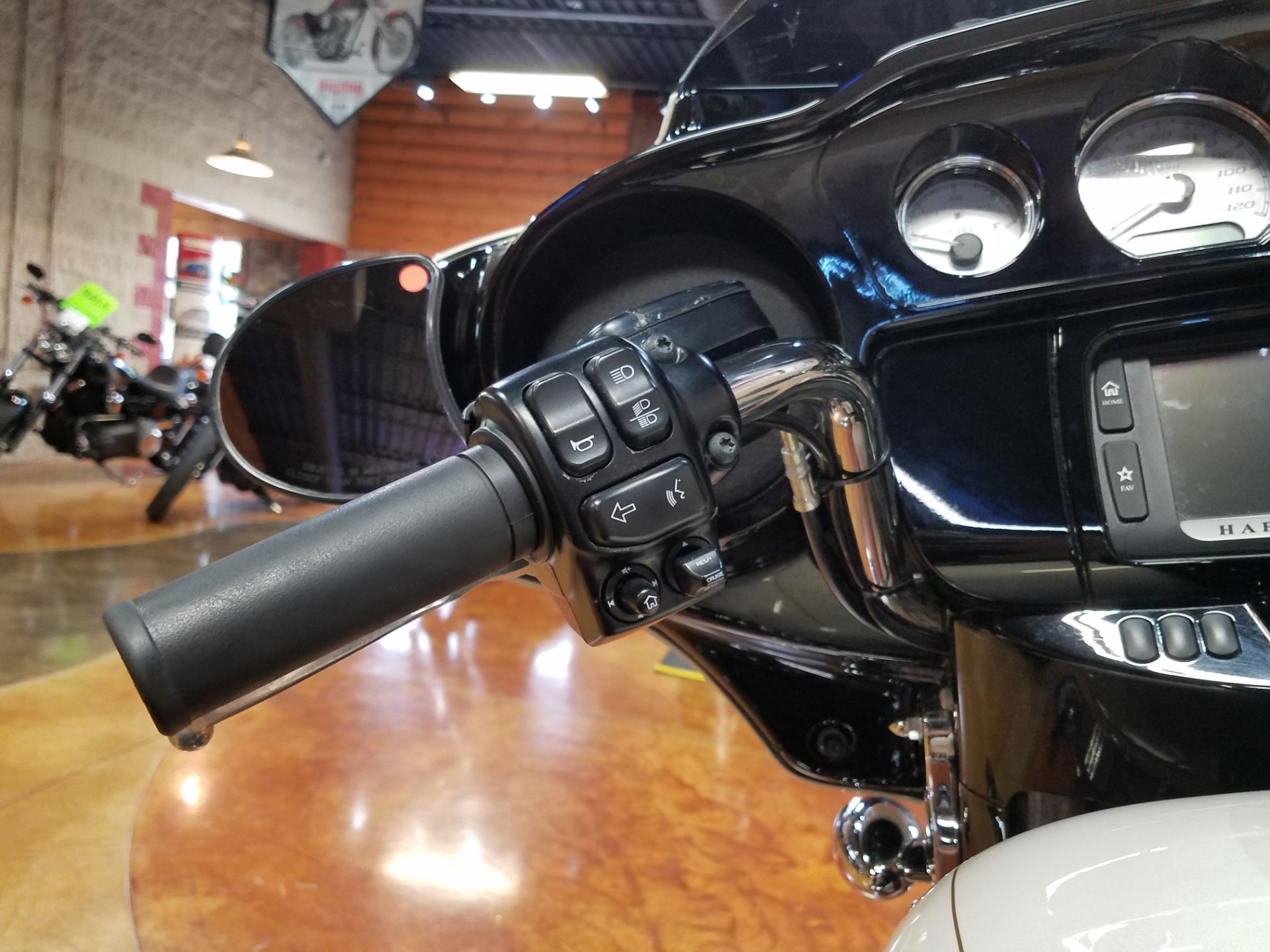 2015 Harley-Davidson Street Glide® Special in Big Bend, Wisconsin - Photo 53