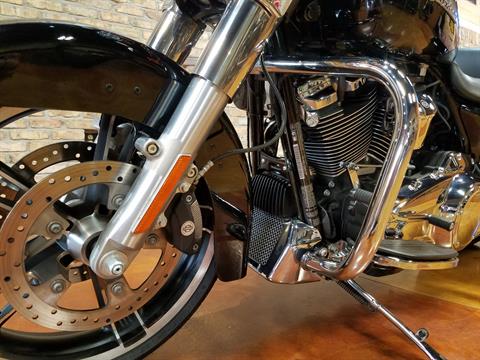 2017 Harley-Davidson Street Glide® in Big Bend, Wisconsin - Photo 36
