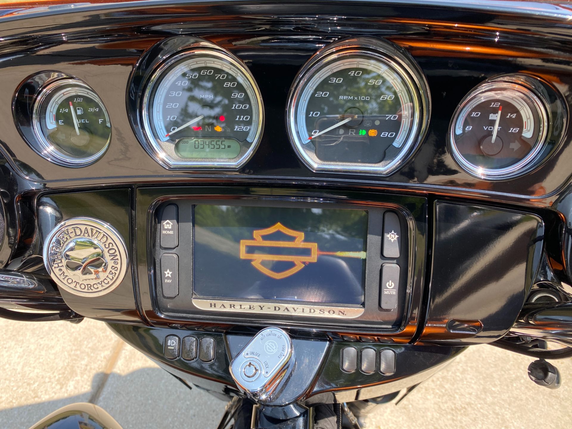 2014 Harley-Davidson Electra Glide® Ultra Classic® in Big Bend, Wisconsin - Photo 9