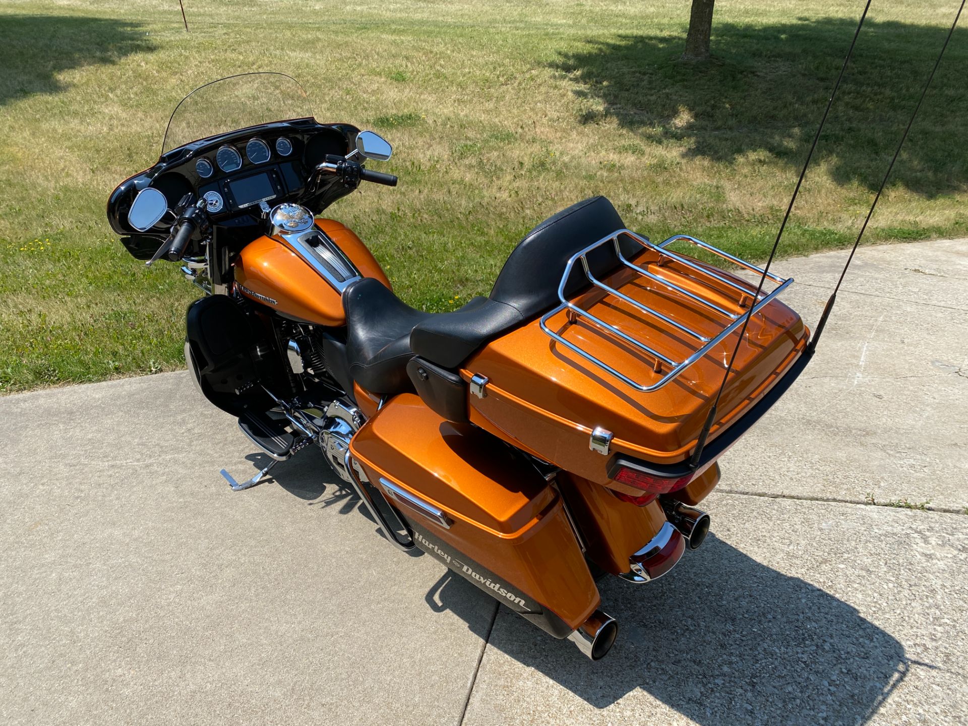 2014 Harley-Davidson Electra Glide® Ultra Classic® in Big Bend, Wisconsin - Photo 16