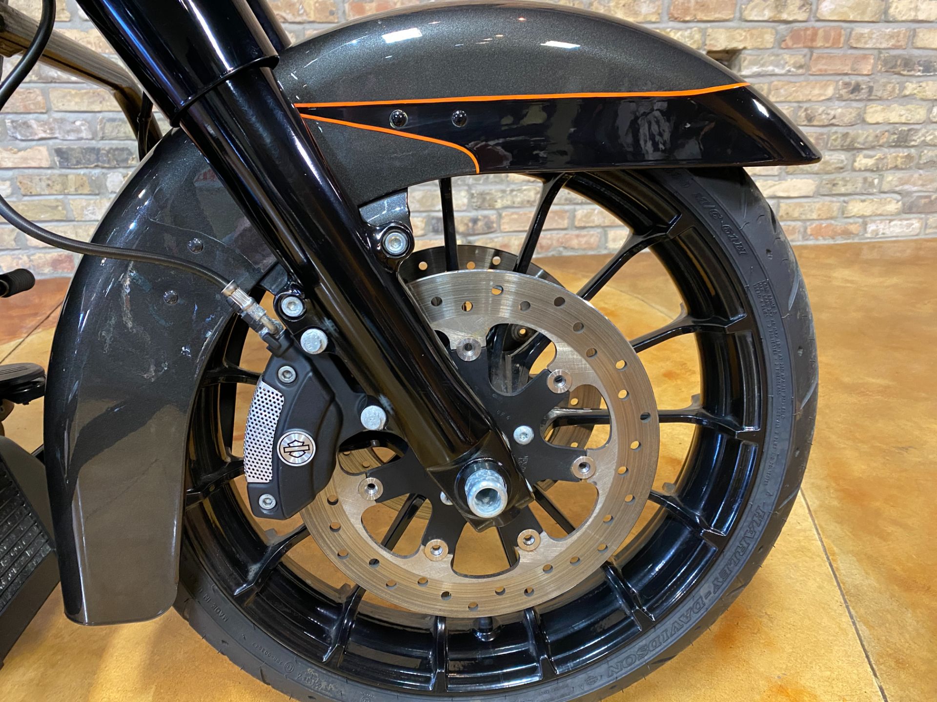 2019 Harley-Davidson Street Glide® Special in Big Bend, Wisconsin - Photo 8