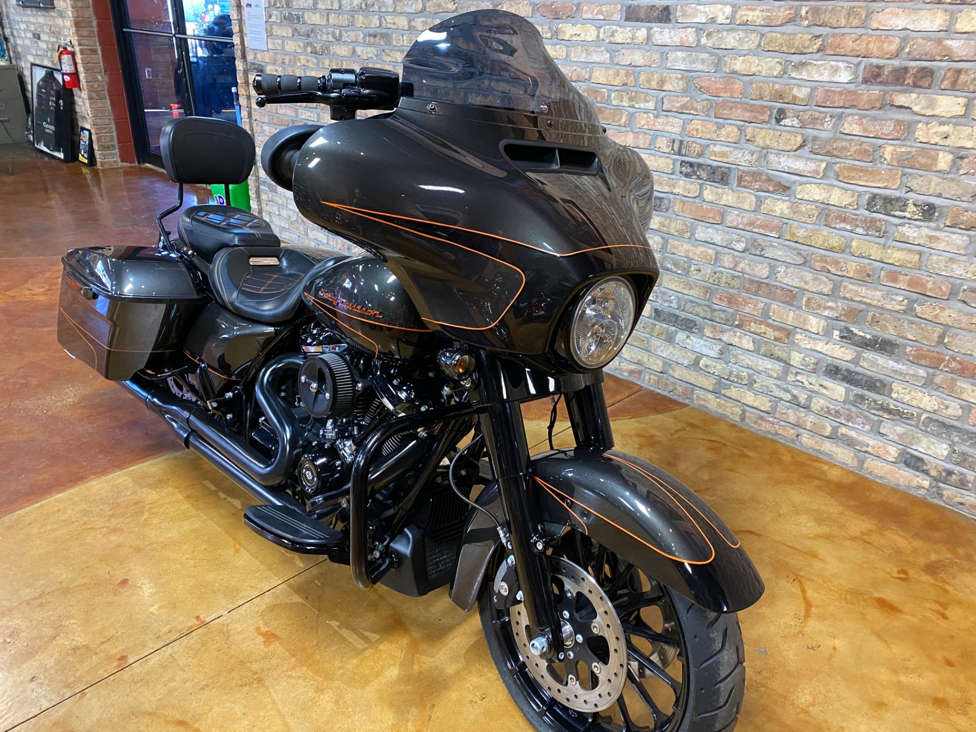 2019 Harley-Davidson Street Glide® Special in Big Bend, Wisconsin - Photo 10