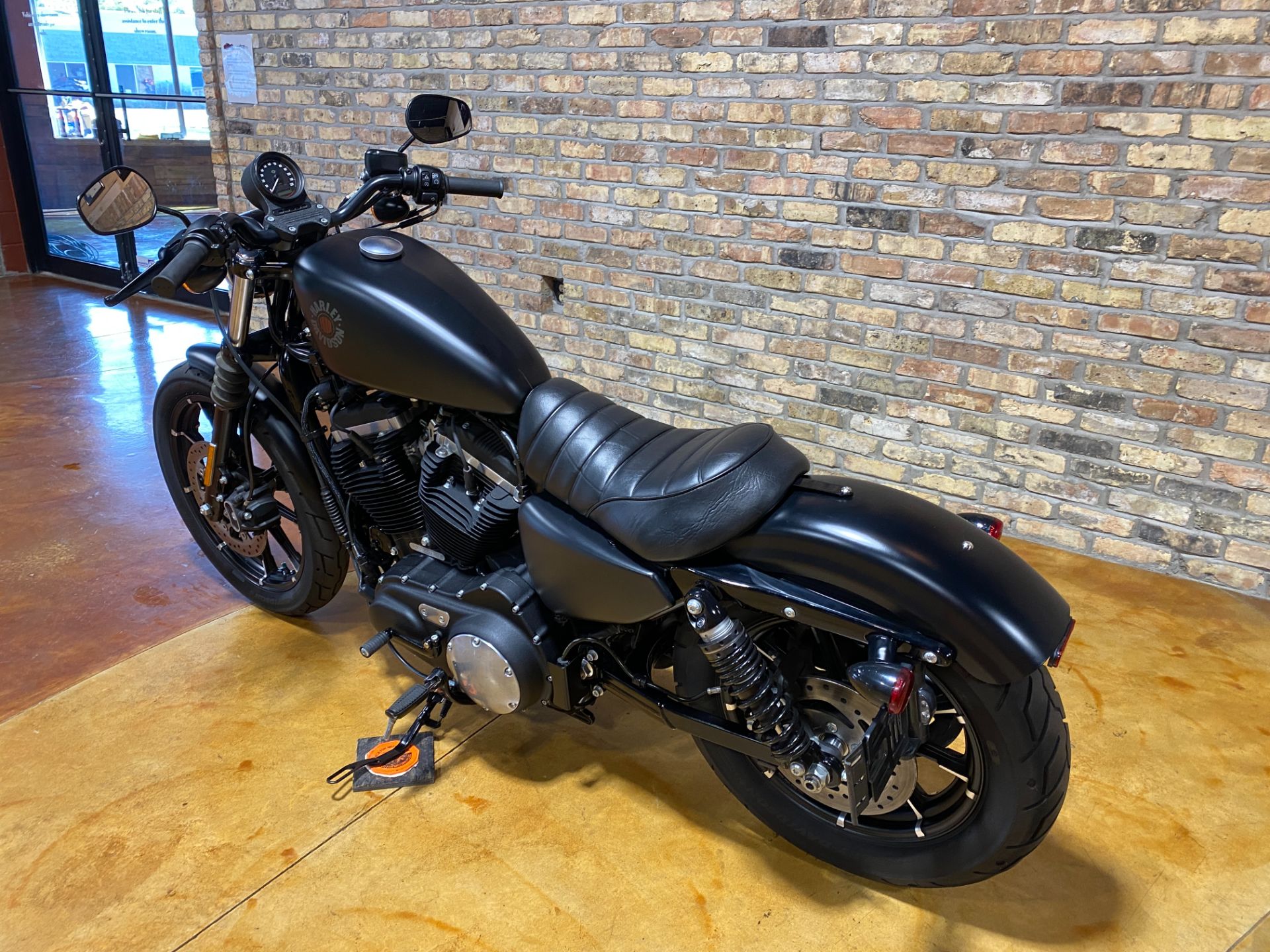 2021 Harley-Davidson Iron 883™ in Big Bend, Wisconsin - Photo 15