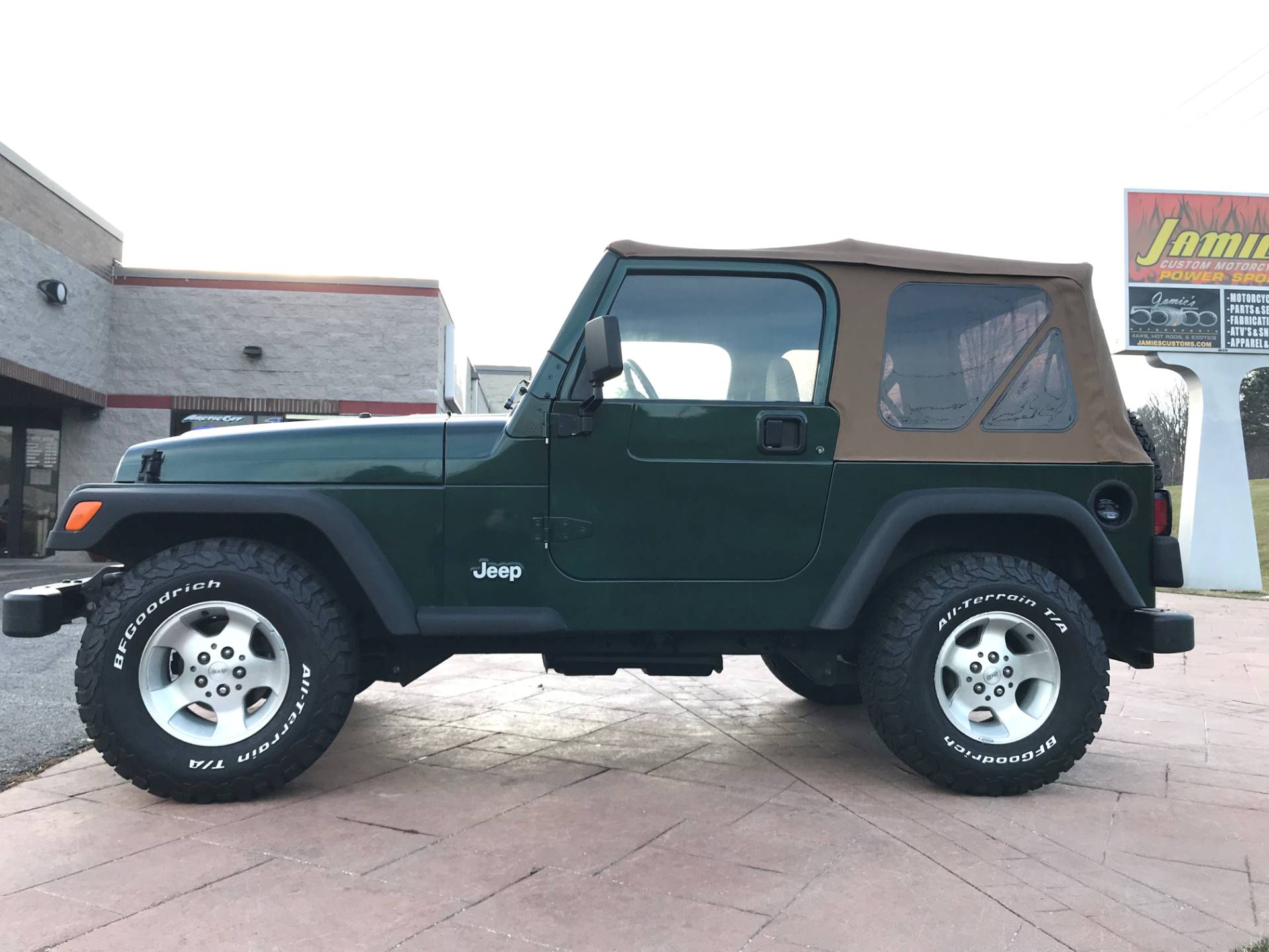 Used 1999 Jeep Wrangler Sport | Automobile in Big Bend WI | 3077 Green