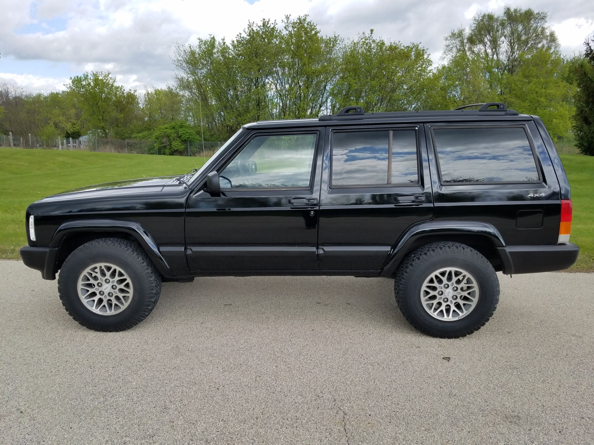 2000 Jeep® Cherokee Sport in Big Bend, Wisconsin - Photo 47