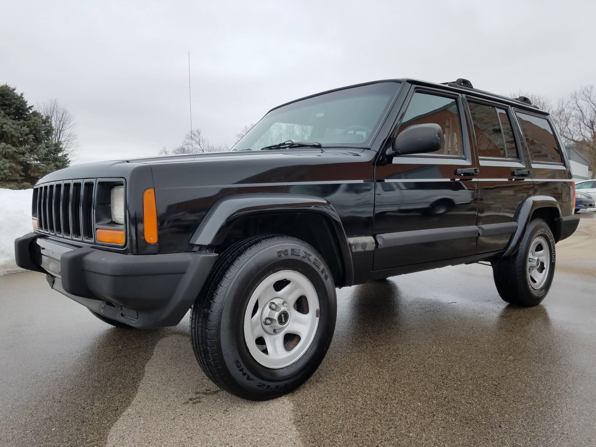 2000 Jeep® Cherokee Sport in Big Bend, Wisconsin - Photo 4
