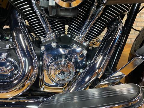 2011 Harley-Davidson Street Glide® in Big Bend, Wisconsin - Photo 16
