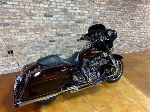 2011 Harley-Davidson Street Glide® in Big Bend, Wisconsin - Photo 17