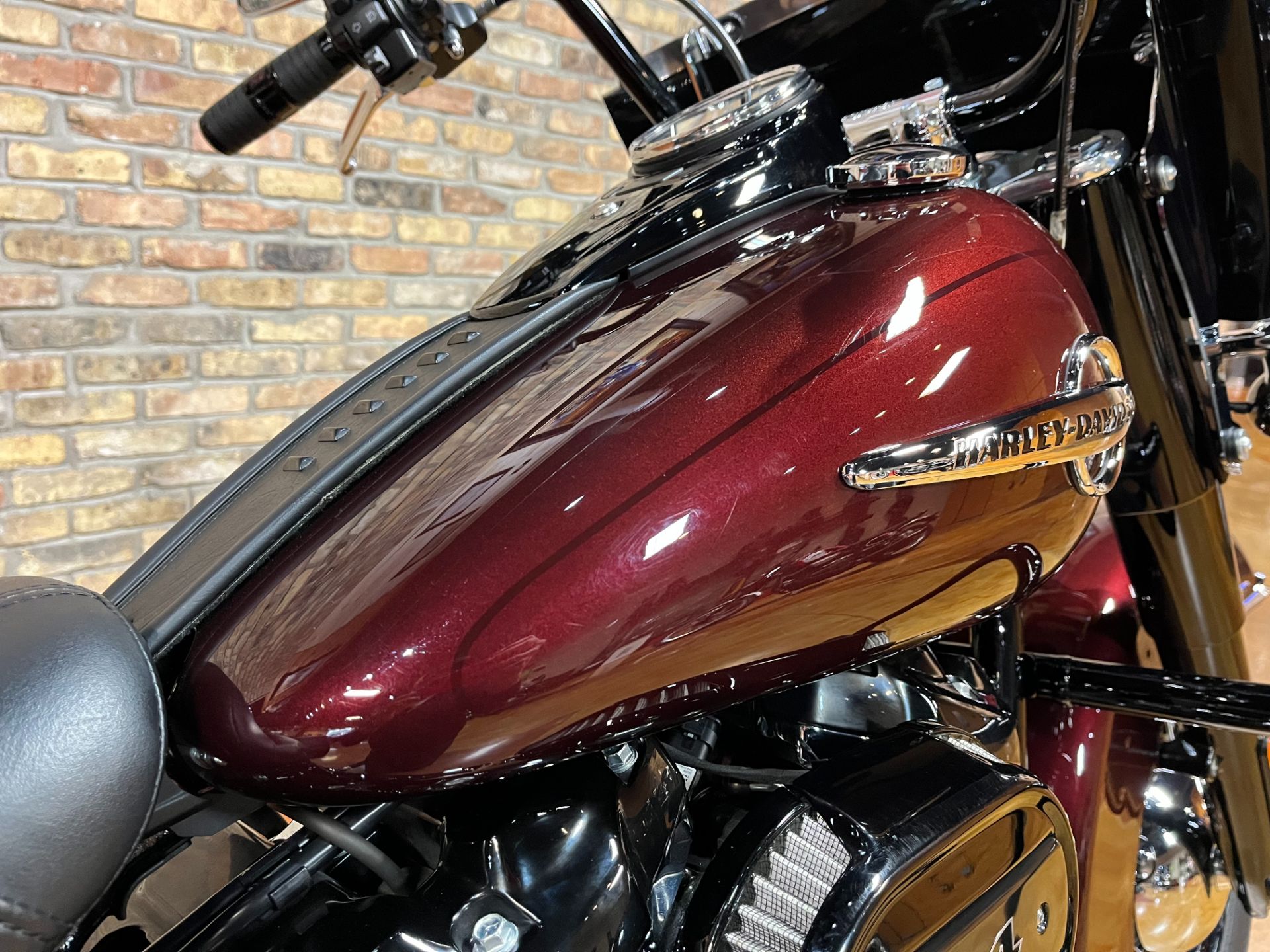 2018 Harley-Davidson Heritage Classic 114 in Big Bend, Wisconsin - Photo 13