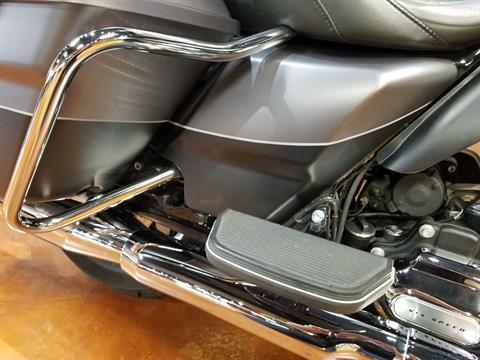 2017 Harley-Davidson Ultra Limited in Big Bend, Wisconsin - Photo 11