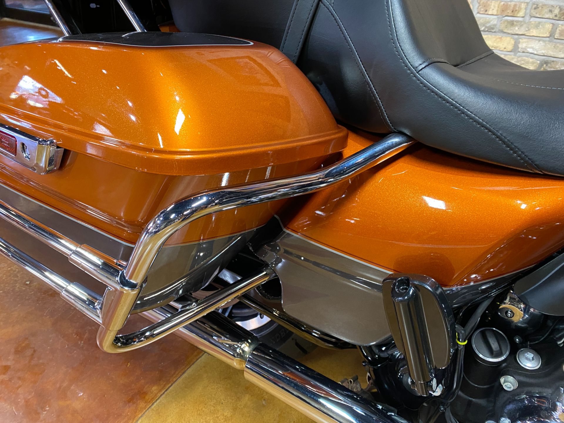 2016 Harley-Davidson Electra Glide® Ultra Classic® Low in Big Bend, Wisconsin - Photo 11