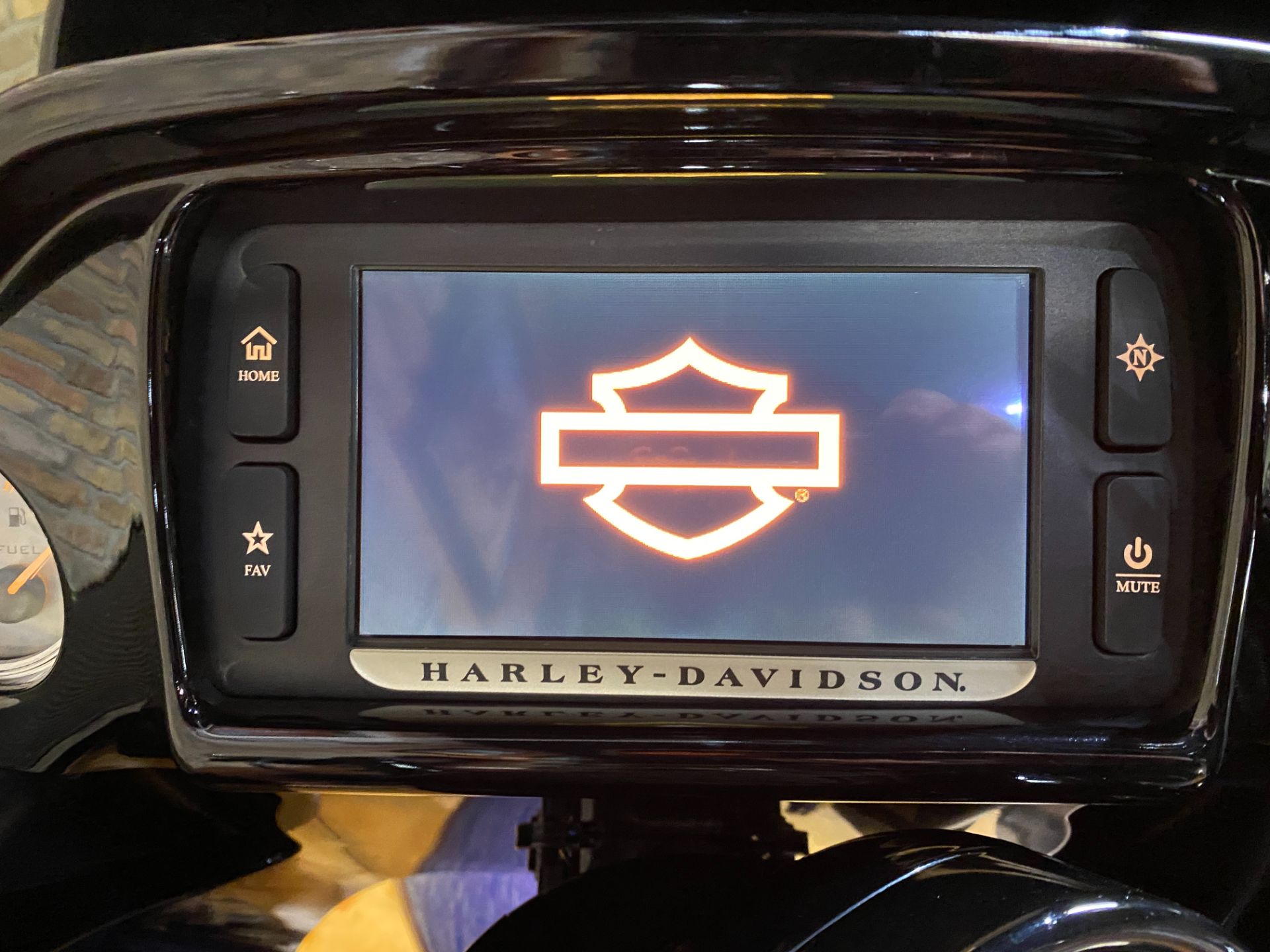 2017 Harley-Davidson Road Glide® Special in Big Bend, Wisconsin - Photo 6