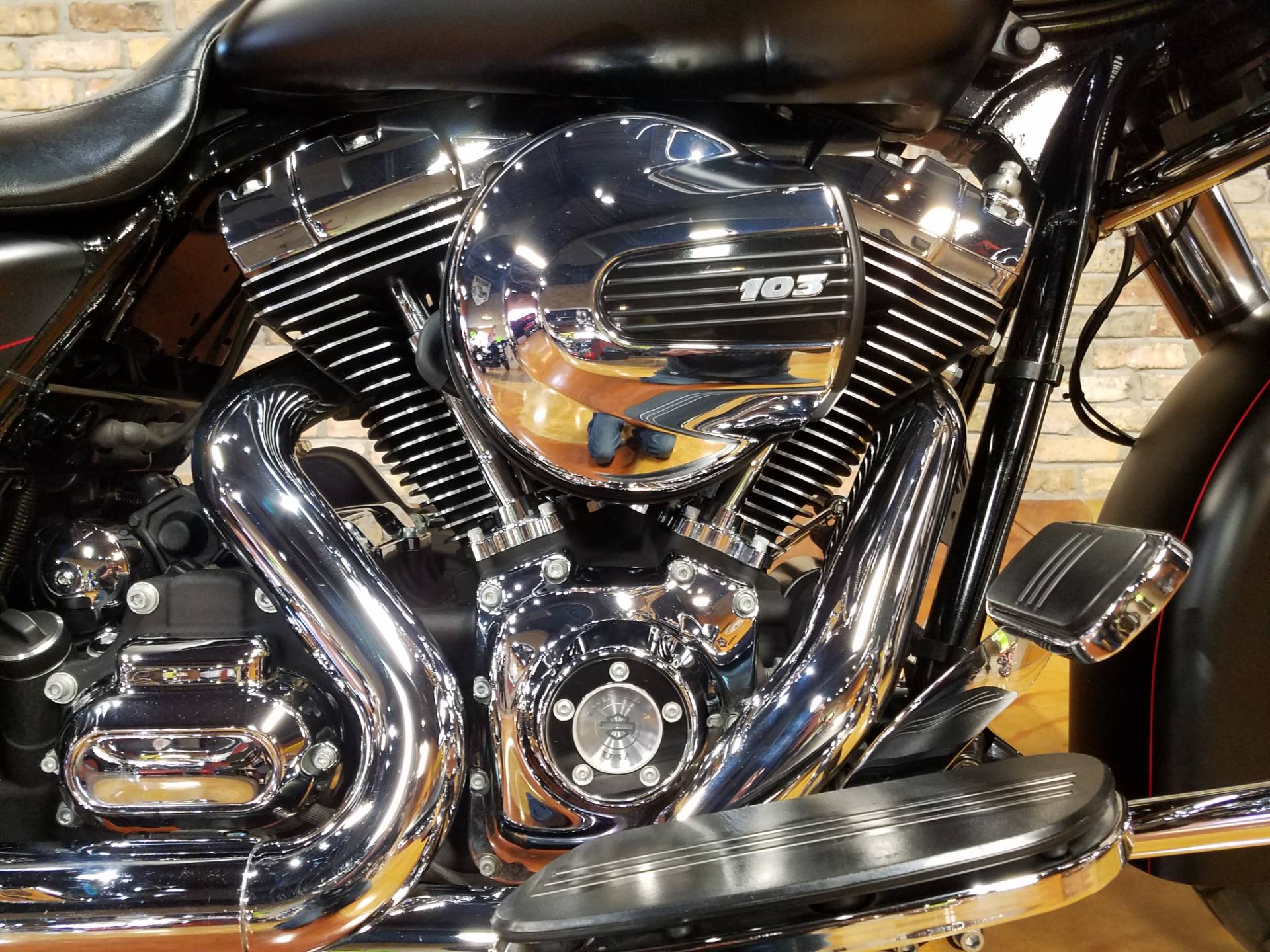 2015 Harley-Davidson Street Glide® Special in Big Bend, Wisconsin - Photo 9