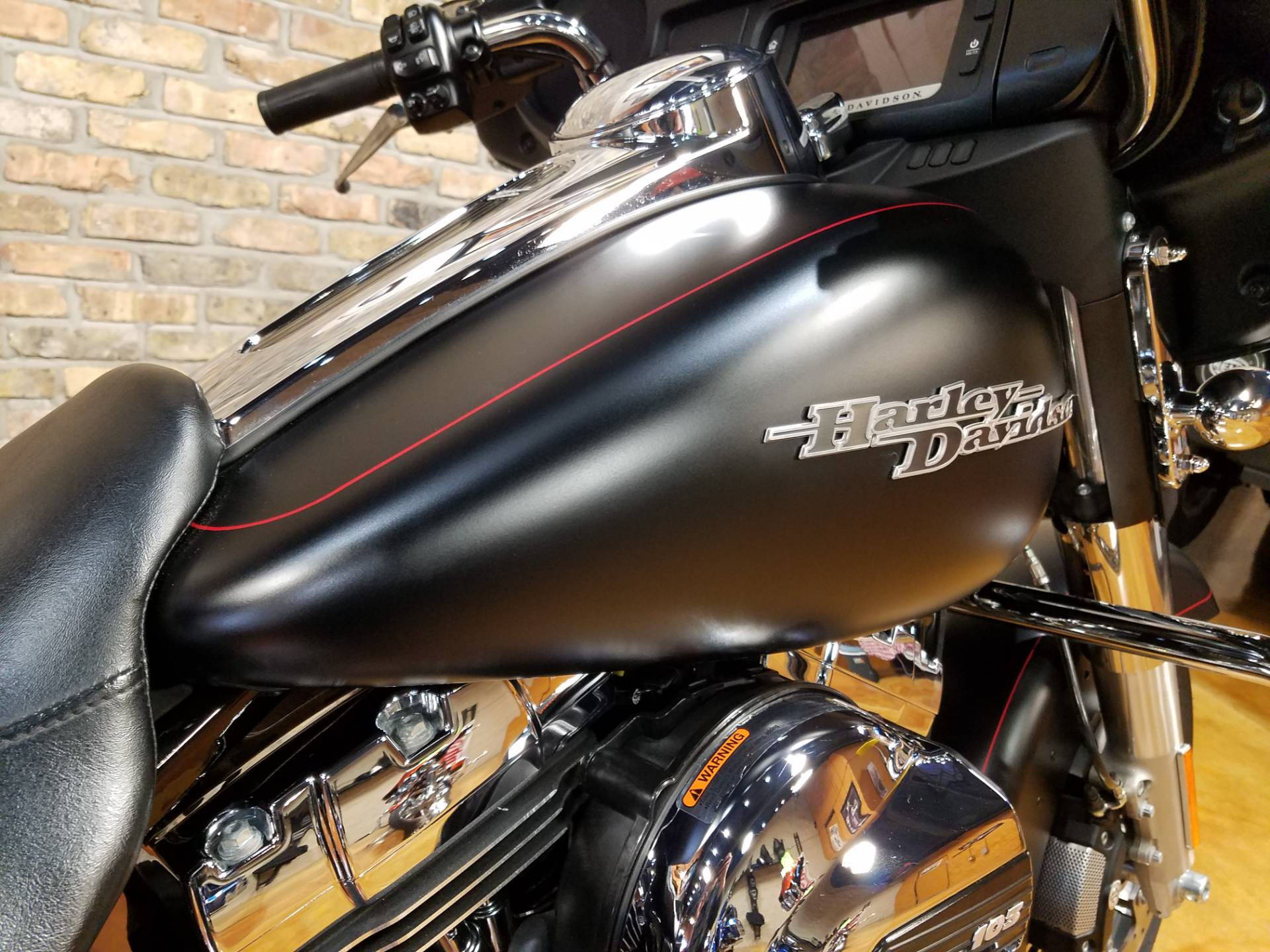 2015 Harley-Davidson Street Glide® Special in Big Bend, Wisconsin - Photo 13