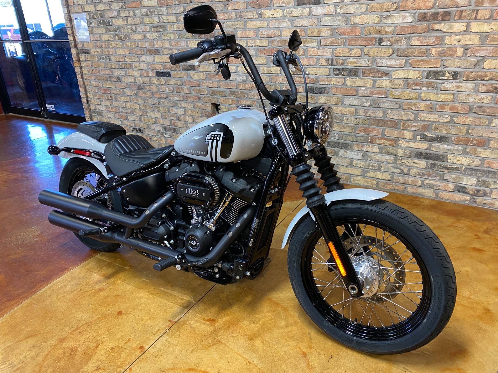 2021 Harley-Davidson Street Bob® 114 in Big Bend, Wisconsin - Photo 4