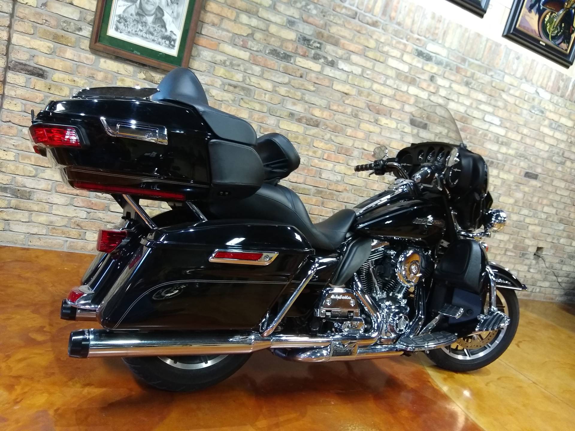 2015 Harley-Davidson Electra Glide® Ultra Classic® in Big Bend, Wisconsin - Photo 2