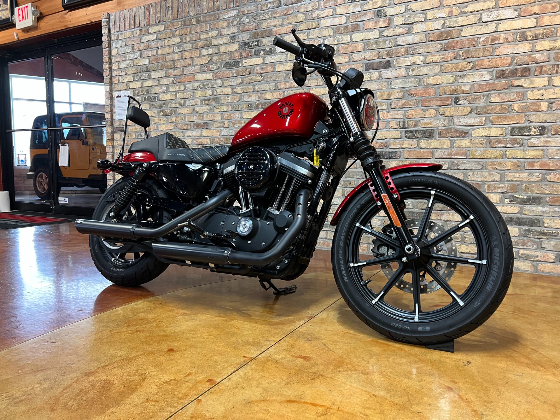 2019 Harley-Davidson Iron 883™ in Big Bend, Wisconsin - Photo 4