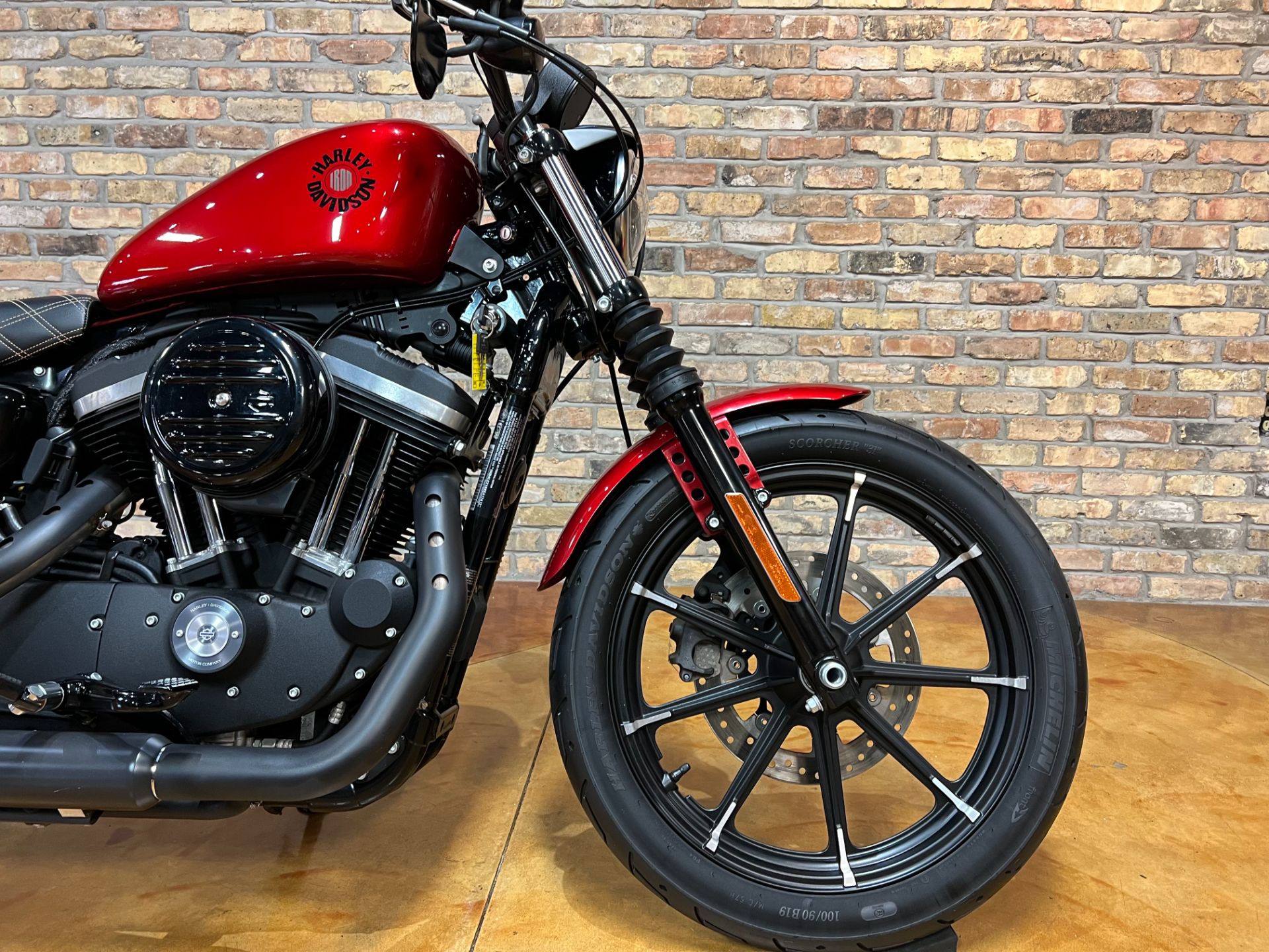 2019 Harley-Davidson Iron 883™ in Big Bend, Wisconsin - Photo 8