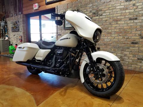 2018 Harley-Davidson Street Glide® Special in Big Bend, Wisconsin - Photo 2