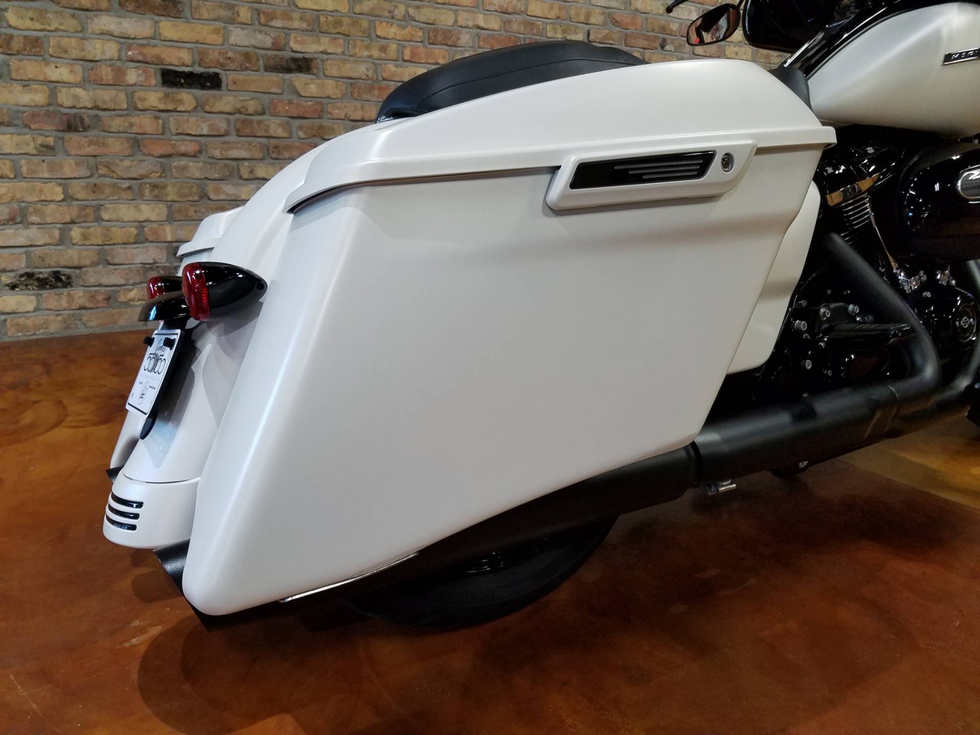 2018 Harley-Davidson Street Glide® Special in Big Bend, Wisconsin - Photo 5