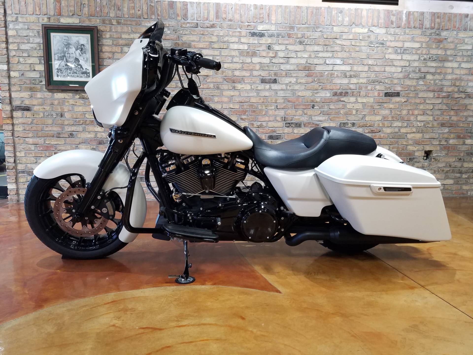 2018 Harley-Davidson Street Glide® Special in Big Bend, Wisconsin - Photo 28