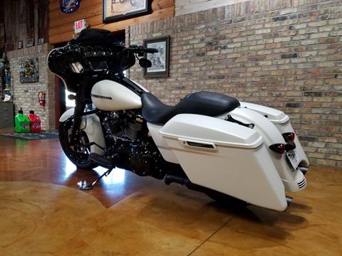 2018 Harley-Davidson Street Glide® Special in Big Bend, Wisconsin - Photo 29