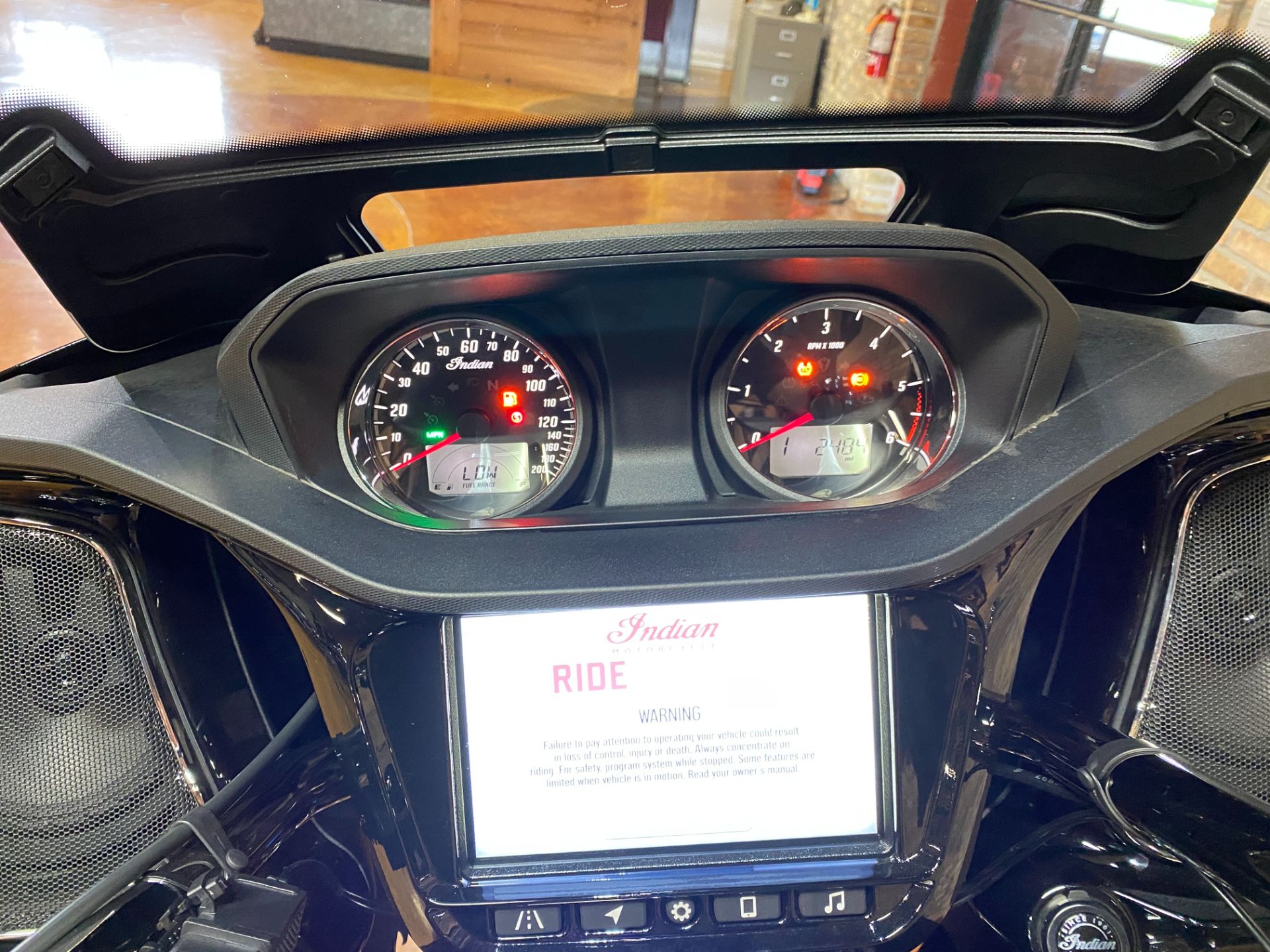 2021 Indian Motorcycle Challenger® Limited in Big Bend, Wisconsin - Photo 25