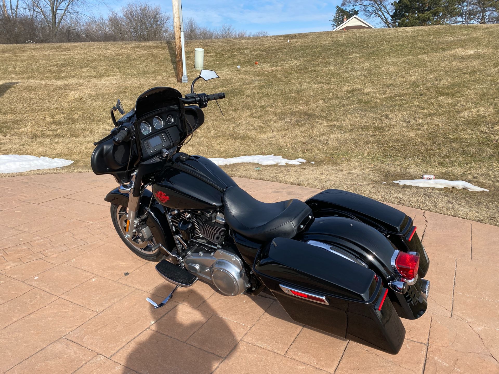 2019 Harley-Davidson Electra Glide® Standard in Big Bend, Wisconsin - Photo 6