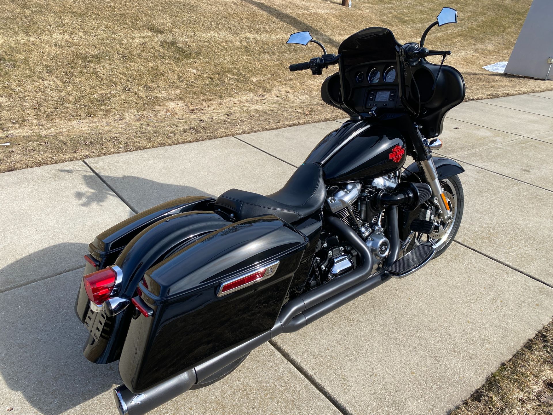 2019 Harley-Davidson Electra Glide® Standard in Big Bend, Wisconsin - Photo 9