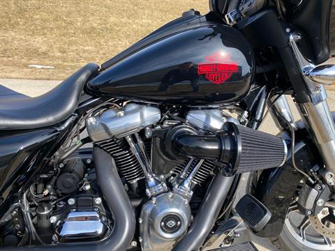 2019 Harley-Davidson Electra Glide® Standard in Big Bend, Wisconsin - Photo 10
