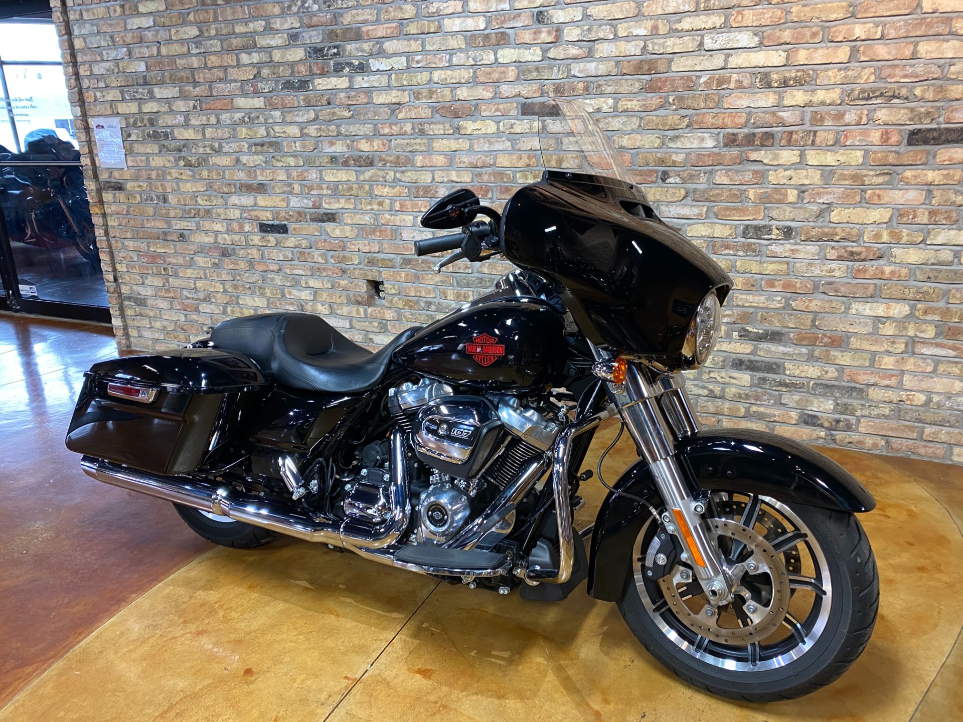 2019 Harley-Davidson Electra Glide® Standard in Big Bend, Wisconsin - Photo 3