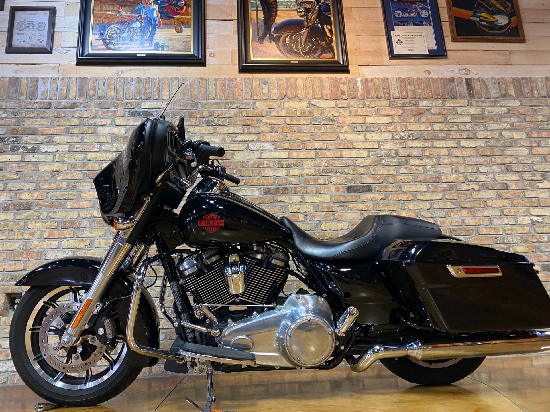 2019 Harley-Davidson Electra Glide® Standard in Big Bend, Wisconsin - Photo 18