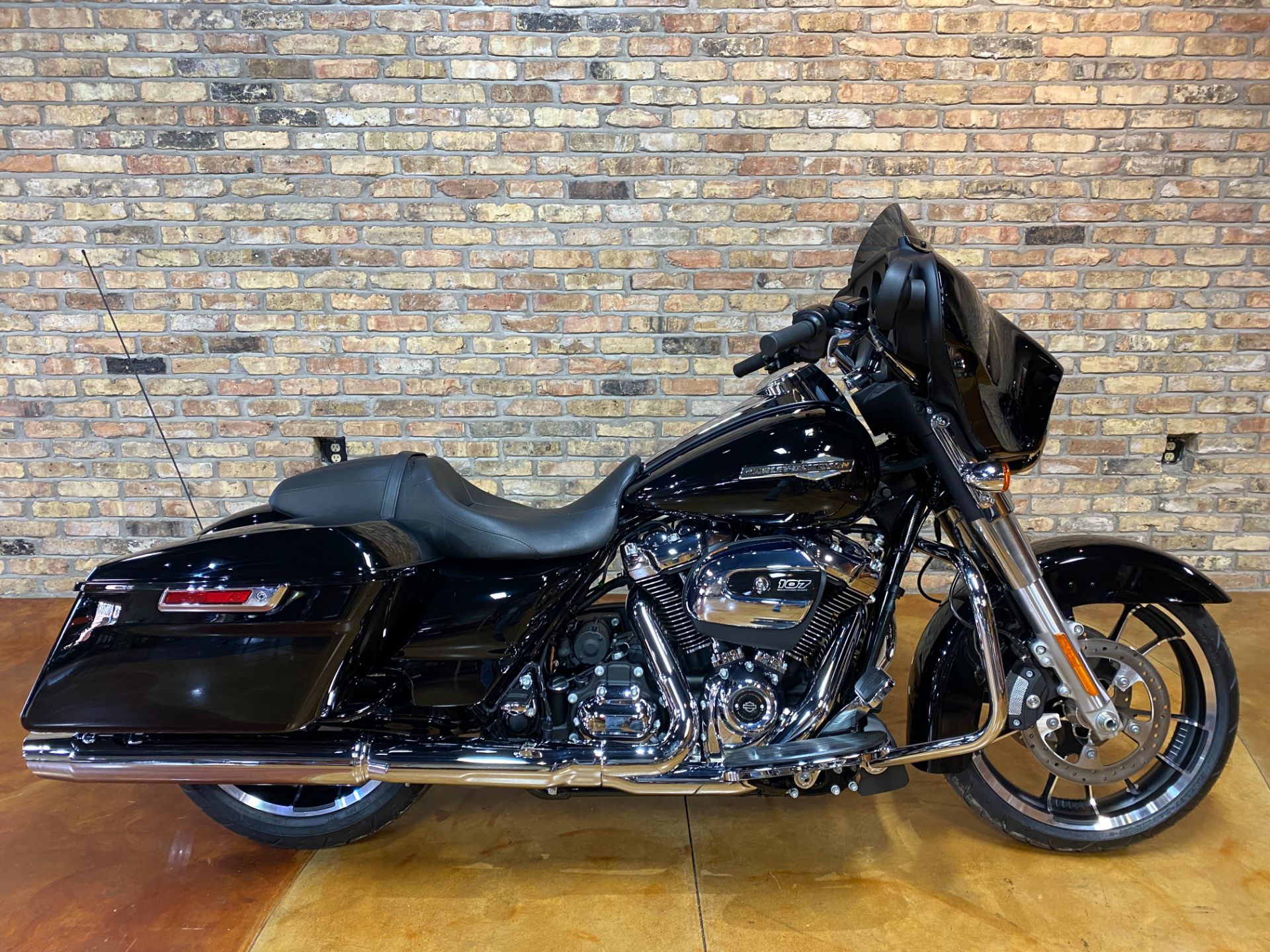 2023 Harley-Davidson Street Glide® in Big Bend, Wisconsin - Photo 29