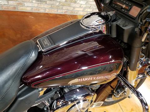 2005 Harley-Davidson FLHTC/FLHTCI Electra Glide® Classic in Big Bend, Wisconsin - Photo 22