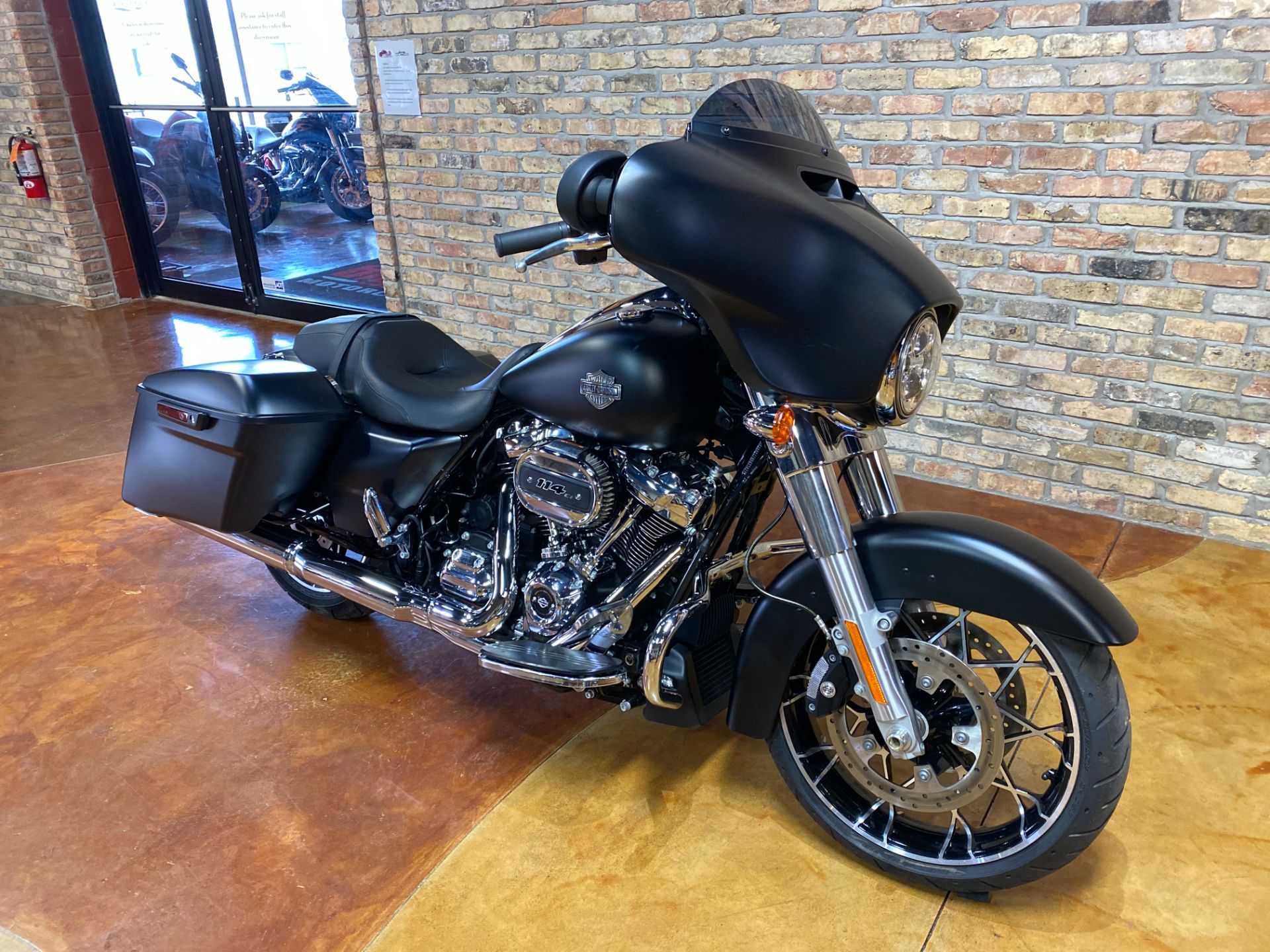 2022 Harley-Davidson Street Glide® Special in Big Bend, Wisconsin - Photo 6