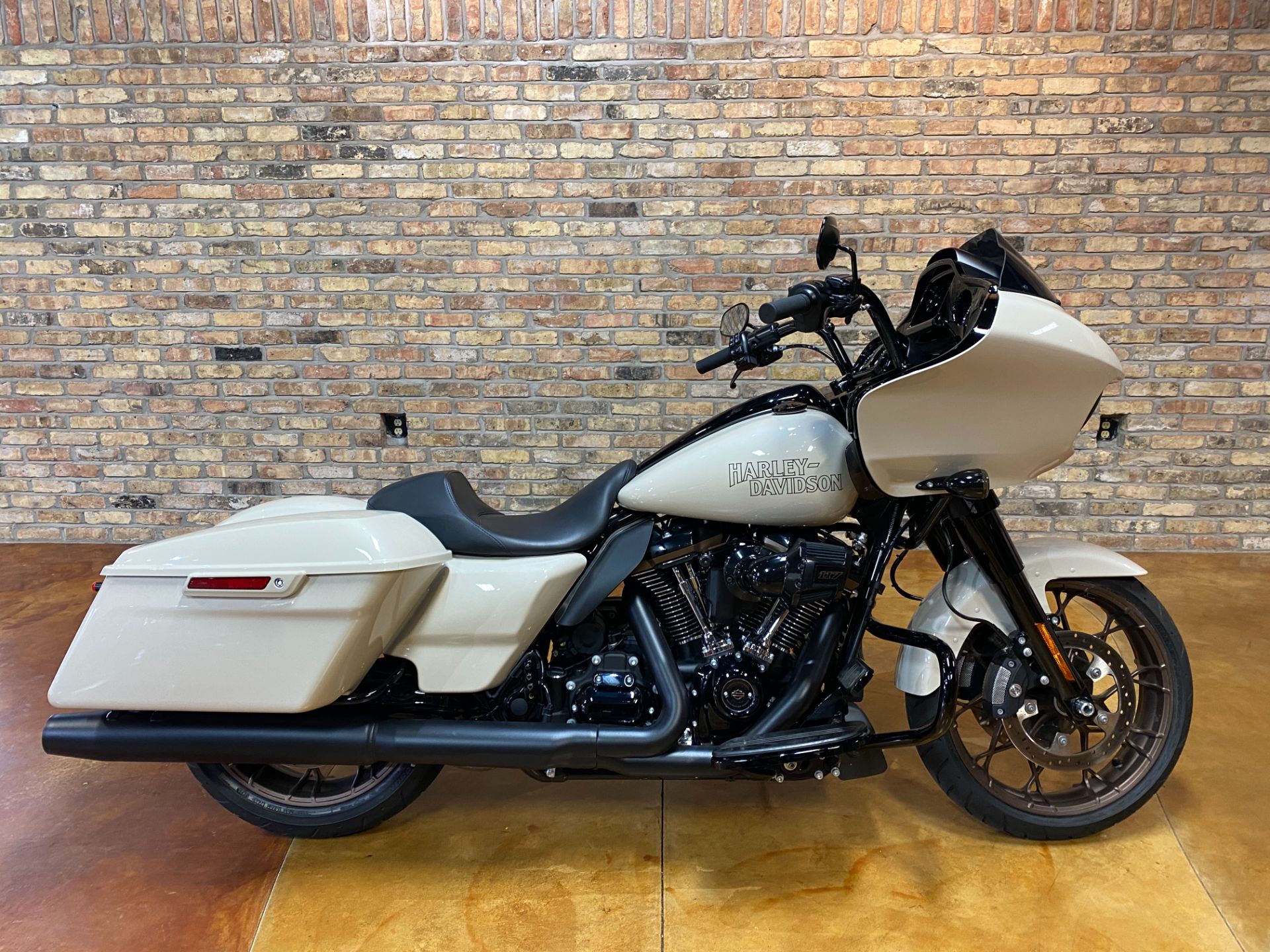 2023 Harley-Davidson Road Glide® ST in Big Bend, Wisconsin - Photo 13